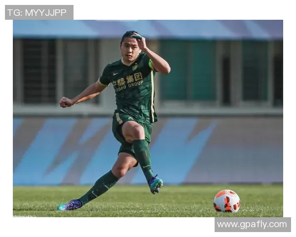 张玉宁凌空抽射精彩瞬间助力球队逆转胜利展现超凡技艺与比赛激情